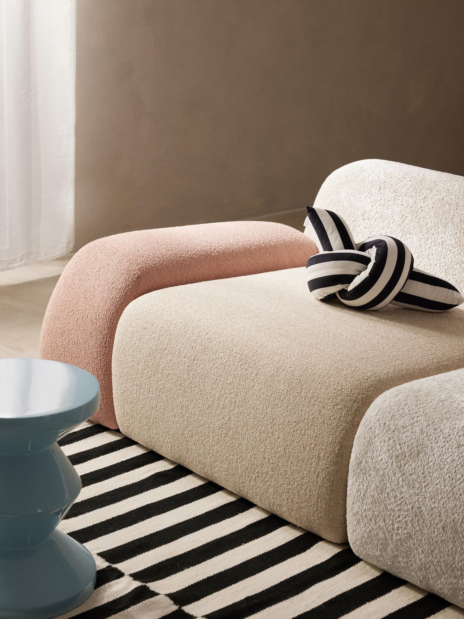 Laura 2 Seats - Image 70